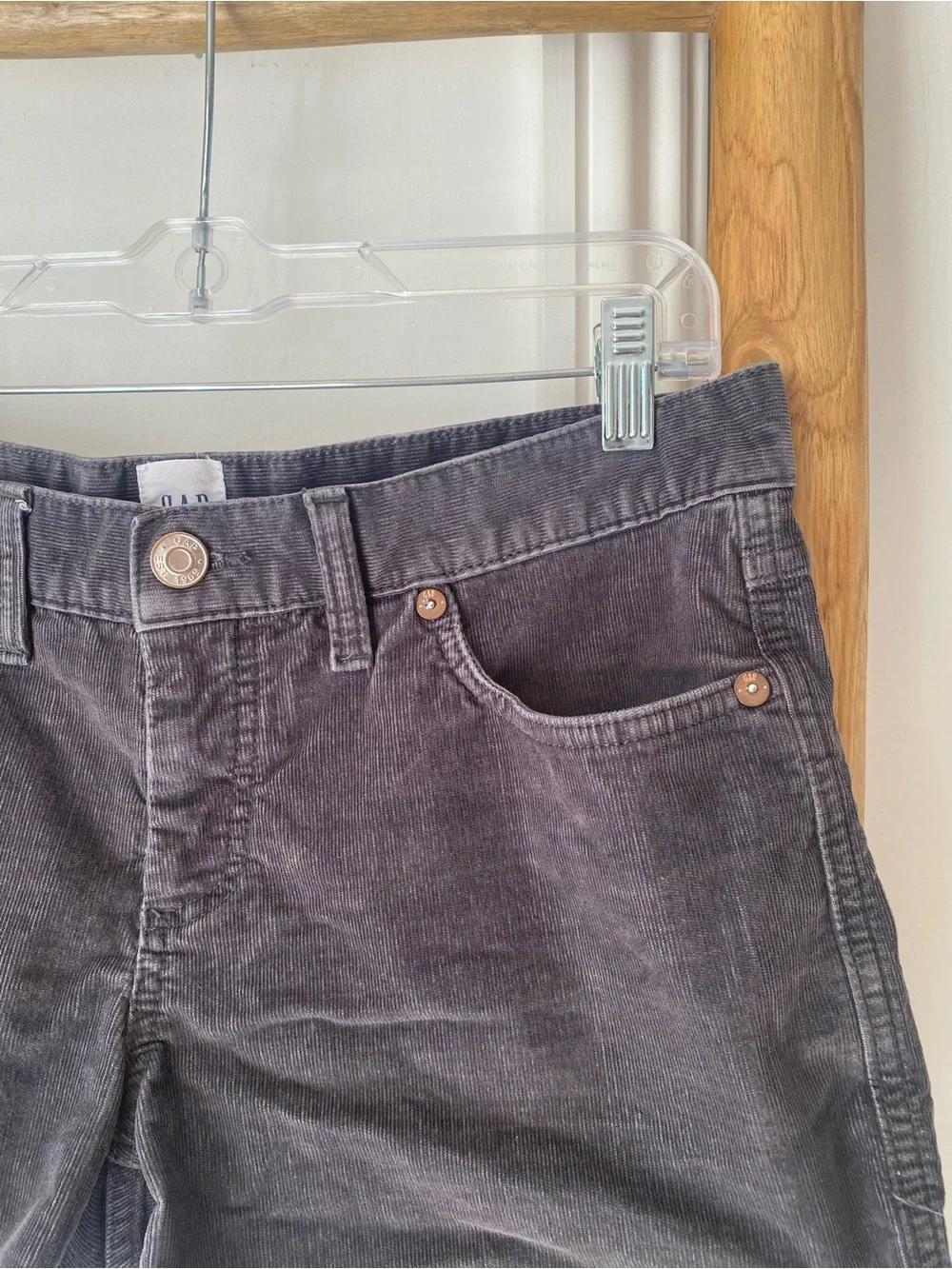 Gap Dark Gray Corduroy Shorts Mid-Rise Fit Raw Hem Sz 6 Summer Preppy Casual